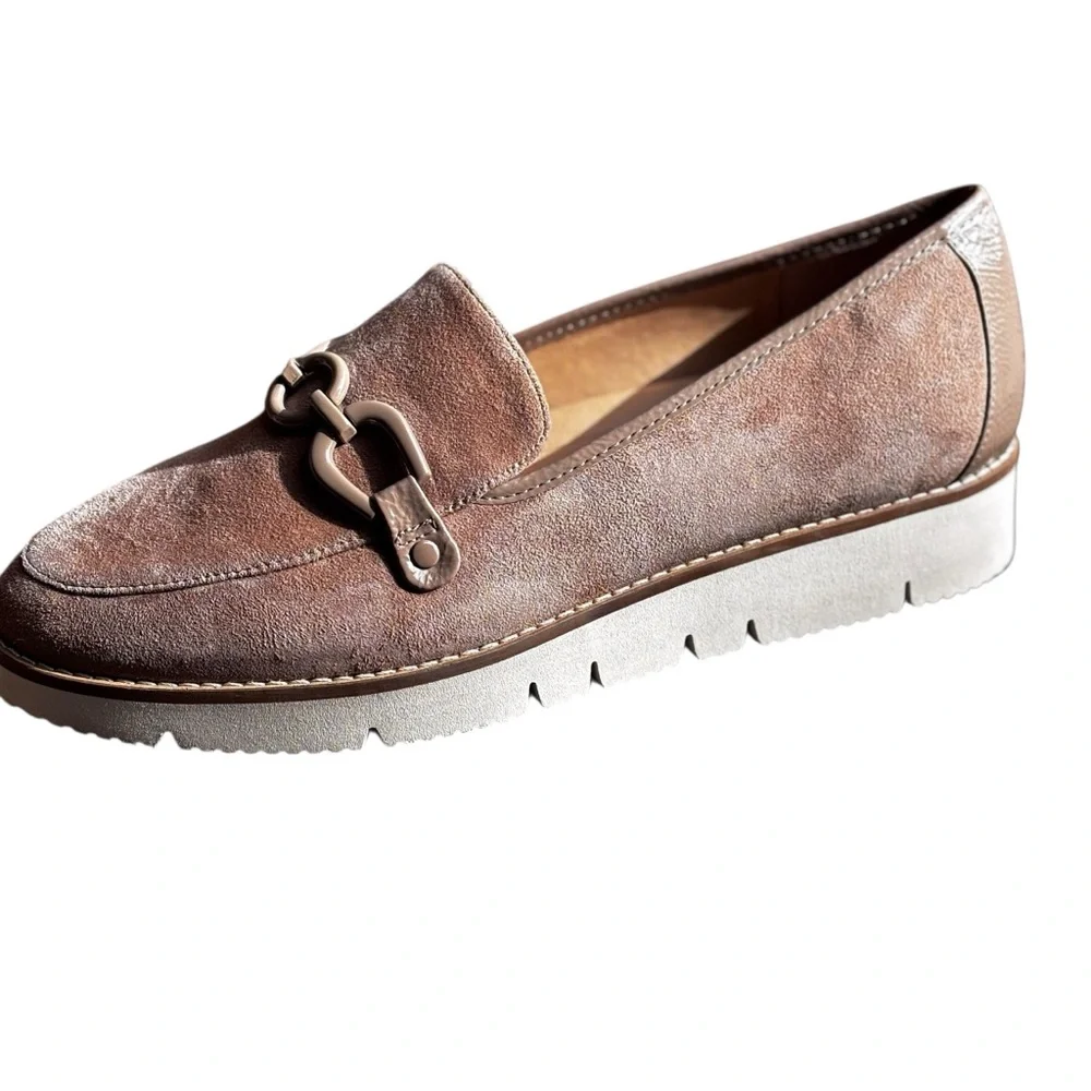 New Alex Marie Taupe Beige Slip On Loafers Chain Detail 1” Lugg Sole Size 9.5M
